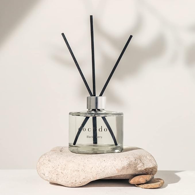 COCODOR Signature Reed Diffuser Set/Freesia&Pear / 6.7oz /1 Pack/Home Fragrance Diffuser, Oil Scent Diffuser for Bathroom Shelf Decor
