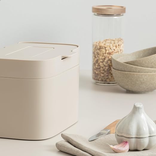 KAZAI. Compost Bin Kitchen 'Elin' | 1.2 GAL / 4.5L Countertop Compost Bin with Lid & Carbon Filter | Odor-Free, Dishwasher Safe, with Inner Bucket | Small Indoor Kitchen Composter | Taupe
