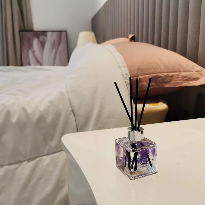 Reed Diffuser Set with Sticks Lavender Aromatherapy Oil Scent Diffuser for Home Office Bathroom Decoration Perfume and Gifts 50ml/1.7 oz