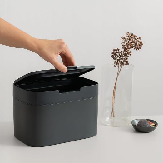 KAZAI. Compost Bin Kitchen 'Elin' | 1.2 GAL / 4.5L Countertop Compost Bin with Lid & Carbon Filter | Odor-Free, Dishwasher Safe, with Inner Bucket | Small Indoor Kitchen Composter | Graphite-Black