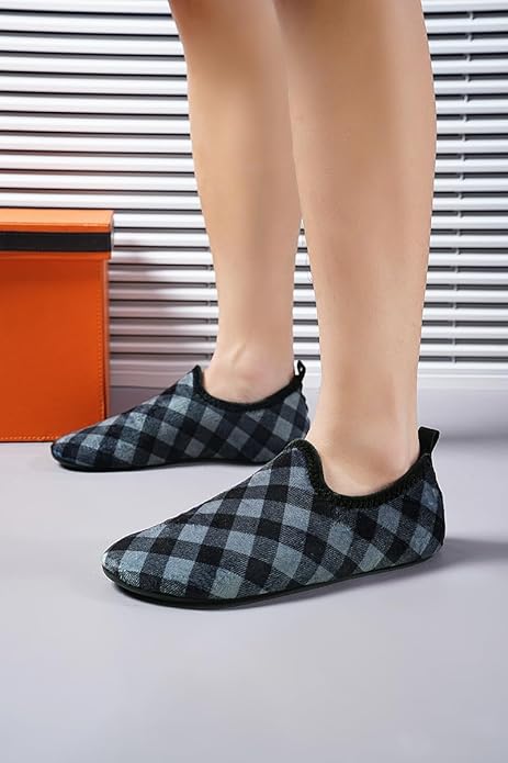 QZKDM Lightweight Slip on Grip Indoor House Slippers Barefoot Non Slip Home Exercise Yoga Shoes for Men Women