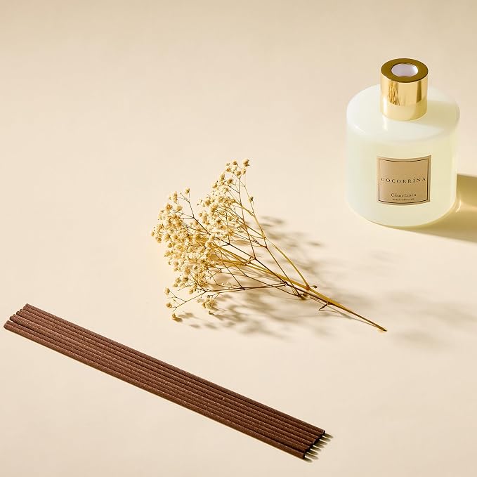 Reed Diffuser - Clean Linen 17 Fl.oz Reed Diffuser with 8 Sticks Scented Diffuser with Preserved Flowers for Bathroom Home Decor