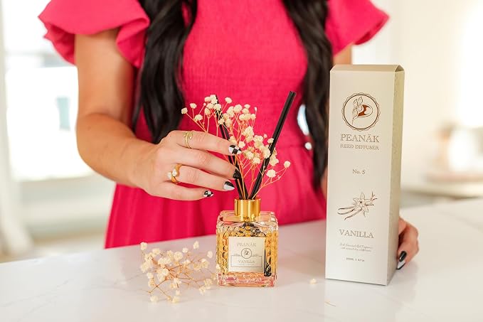 Reed Diffuser Set - Vanilla Coconut Oil, Oil Diffuser Sticks, Bathroom Diffuser, Bathroom Shelf Decor, 200ml with Preserved Flowers - PEANÄK