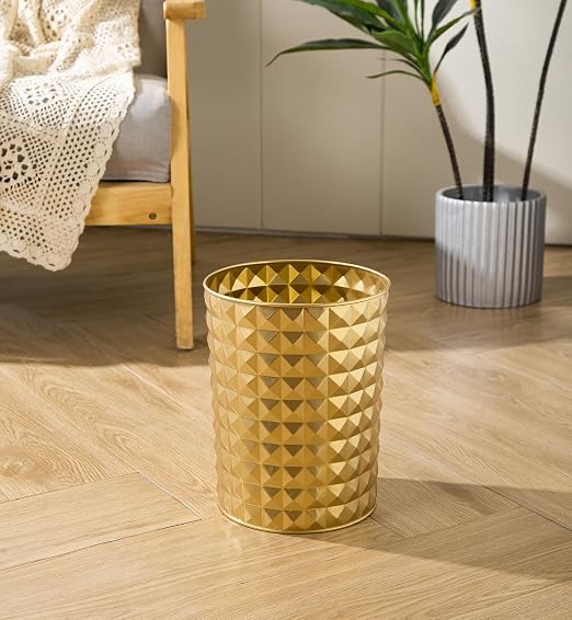 Venalys Small Round Metal Trash Can Wastebasket, Decorative Diamond Pattern Garbage Can Waste Paper Bin, Modern Farmhouse Round Trash Bin for Bathroom, Bedroom, Kitchen and Office (Gold)