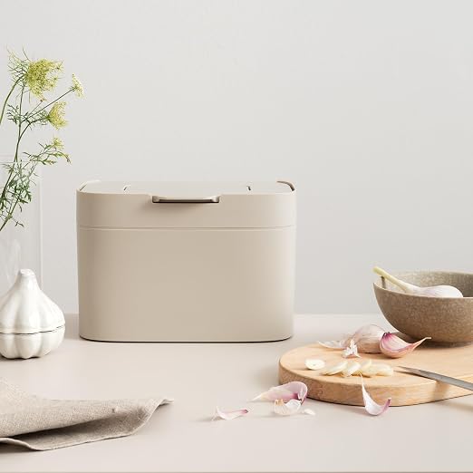 KAZAI. Compost Bin Kitchen 'Elin' | 1.2 GAL / 4.5L Countertop Compost Bin with Lid & Carbon Filter | Odor-Free, Dishwasher Safe, with Inner Bucket | Small Indoor Kitchen Composter | Taupe