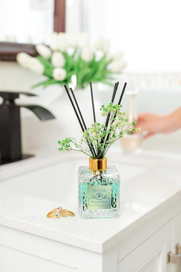 Reed Diffuser Set - Eucalyptus Mint Oil, Oil Diffuser Sticks, Bathroom Diffuser, Bathroom Decor, 200ml with Preserved Flowers - PEANÄK