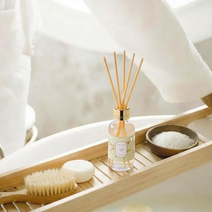 Reed Diffuser Oil Set with Reed Sticks,Jasmine Lily Aromatherapy Oil Scent Diffuser for Home Office Bathroom Decoration Perfume and Gifts 3.38 oz/100ml
