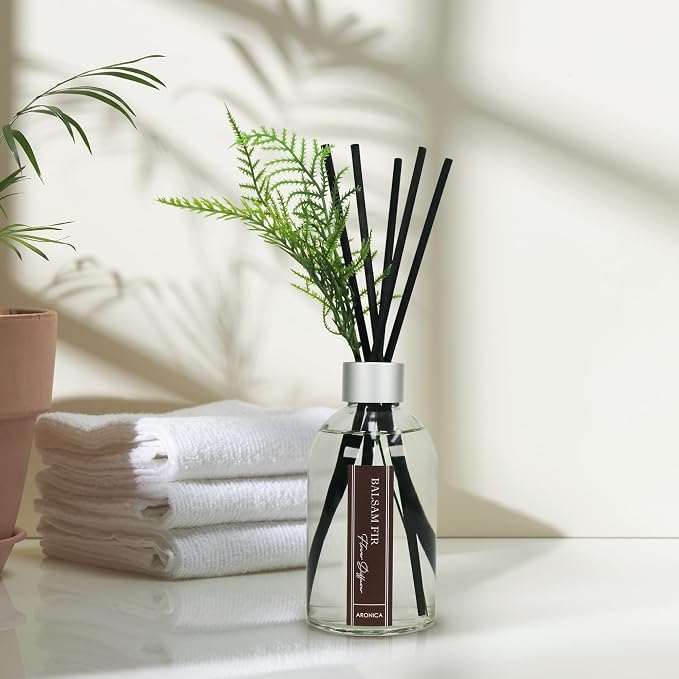 Modern Christmas Décor, Christmas Smells for House, Holiday Pine Aesthetic Diffuser, Simple Scents Evergreen Trees Boho, Cozy Office Decor for Holiday, Winter Bathroom Decor