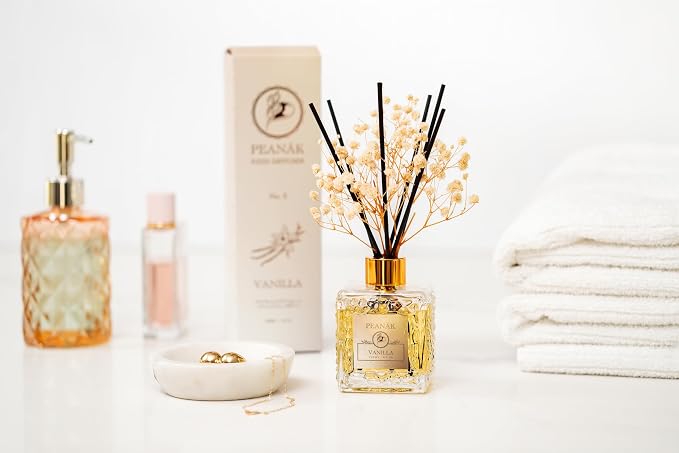 Reed Diffuser Set - Vanilla Coconut Oil, Oil Diffuser Sticks, Bathroom Diffuser, Bathroom Shelf Decor, 200ml with Preserved Flowers - PEANÄK