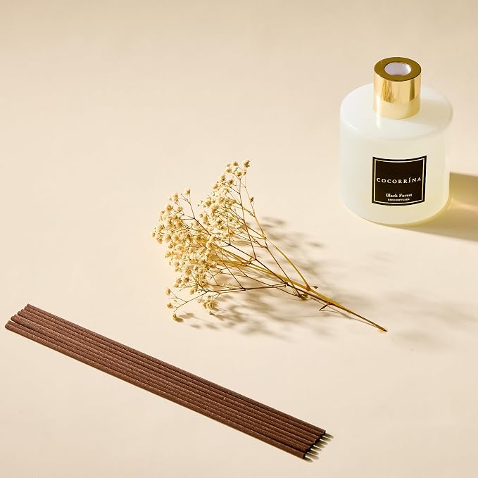 Reed Diffuser - Black Forest 17 Fl.oz Reed Diffuser with 8 Sticks Scented Diffuser with Preserved Flowers for Bathroom Home Decor