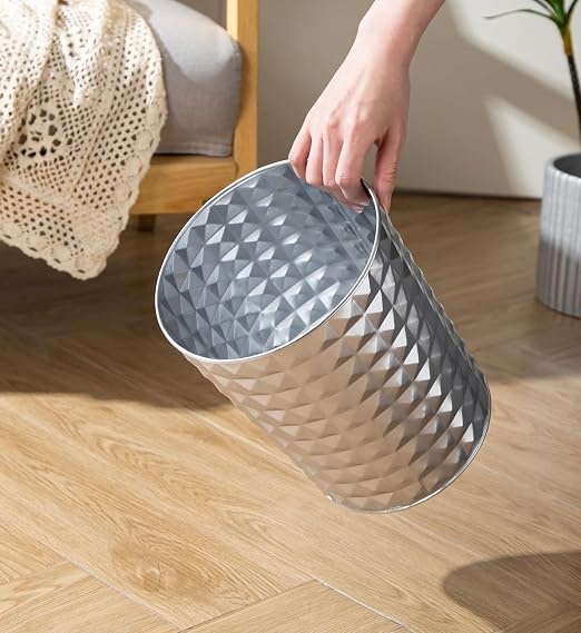 Venalys Small Round Metal Trash Can Wastebasket, Decorative Diamond Pattern Garbage Can Waste Paper Bin, Modern Farmhouse Round Trash Bin for Bathroom, Bedroom, Kitchen and Office (Silver)