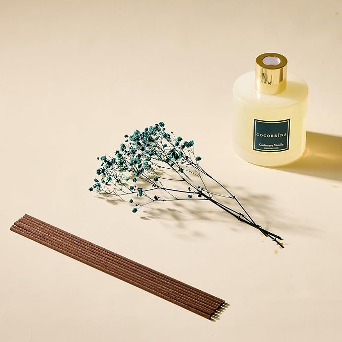 Reed Diffuser - Cashmere Vanilla 17 Fl.oz Reed Diffuser with 8 Sticks Scented Diffuser with Preserved Flowers for Bathroom Home Decor
