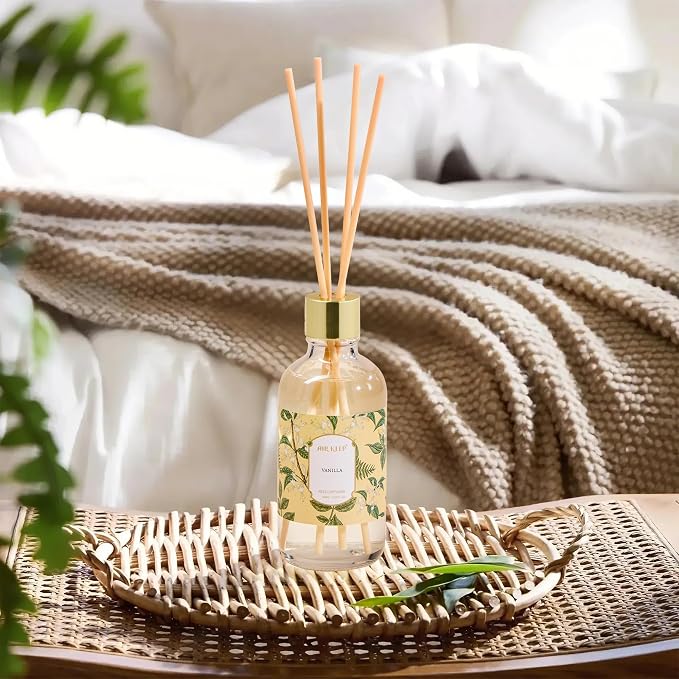 Reed Diffuser Oil Set with Reed Sticks,Vanilla Aromatherapy Oil Scent Diffuser for Home Office Bathroom Decoration Perfume and Gifts 3.38 oz/100ml